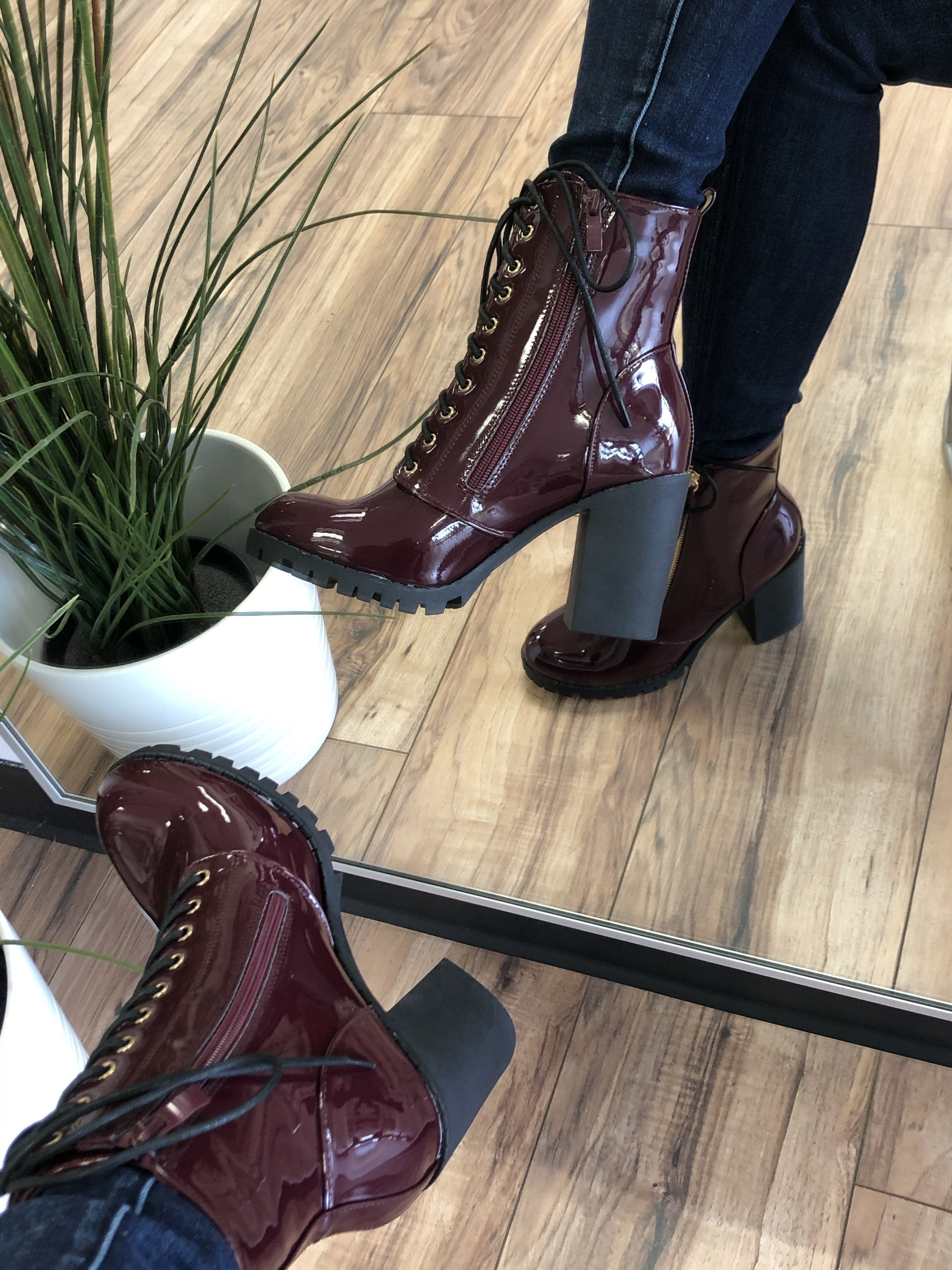 Queen boots * burgundy