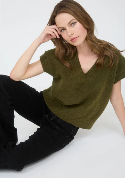 V NECK SHORT SLEEVE