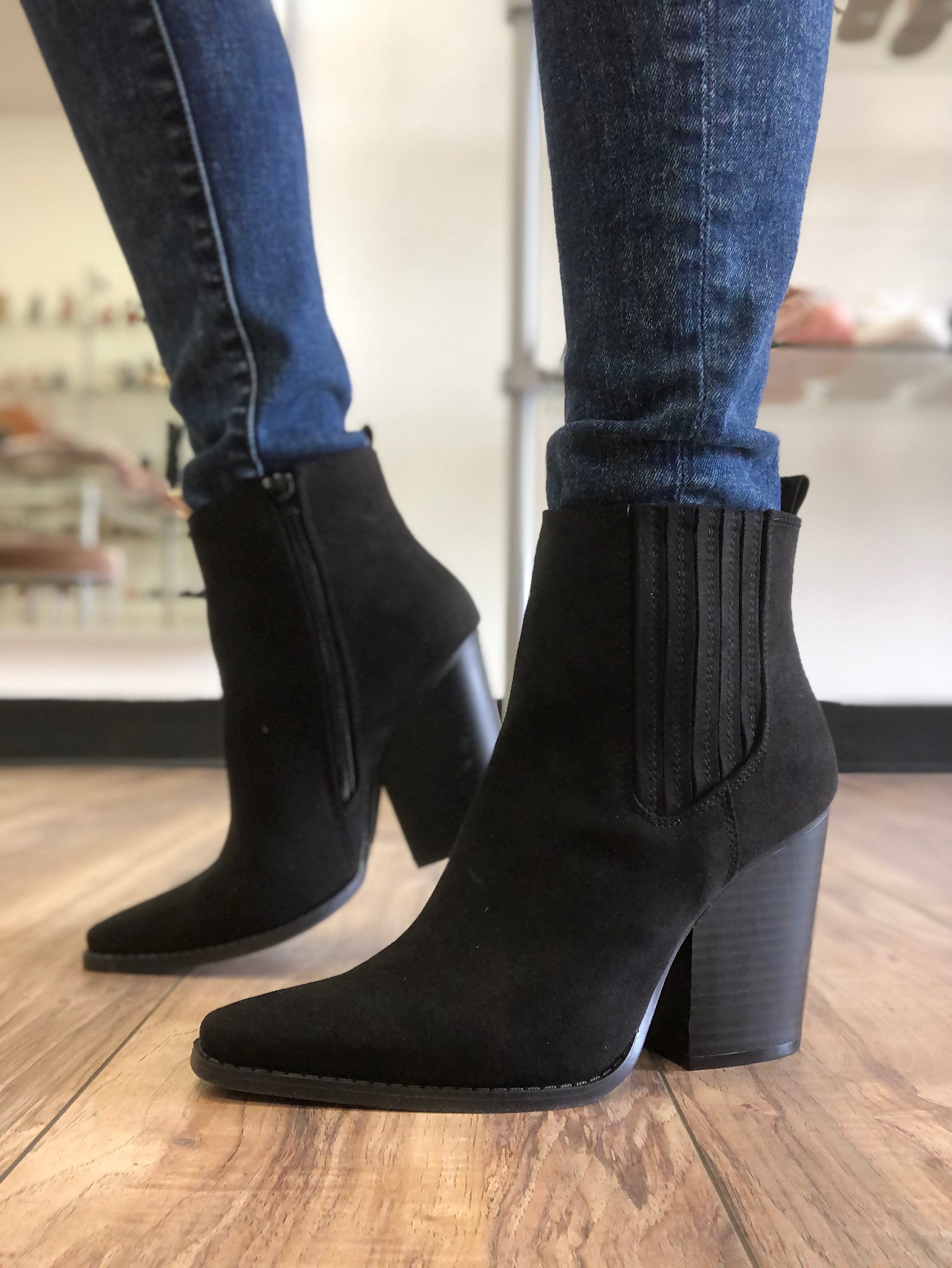 Discovery boots