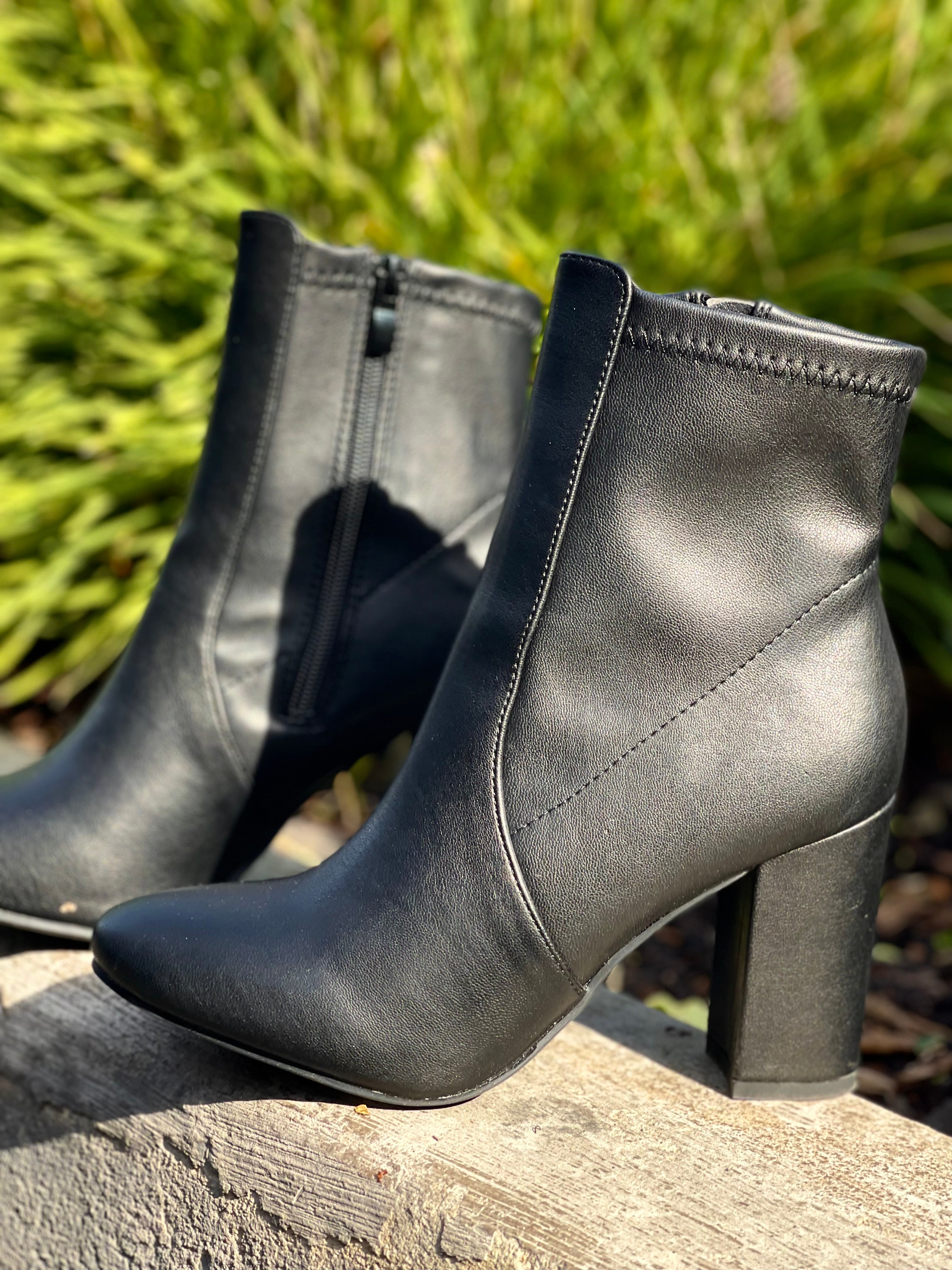 Carris booties *black