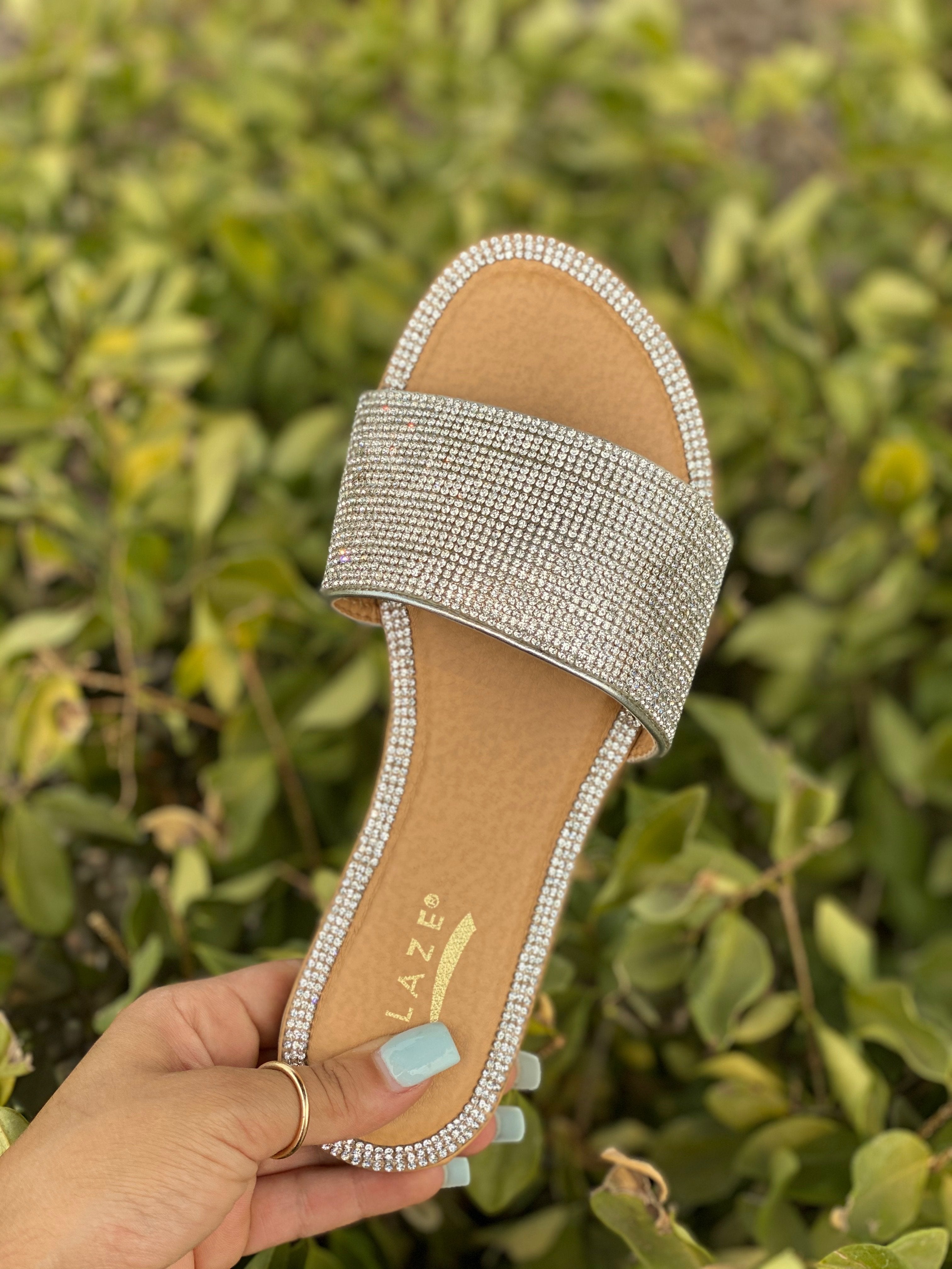 Achi sandals